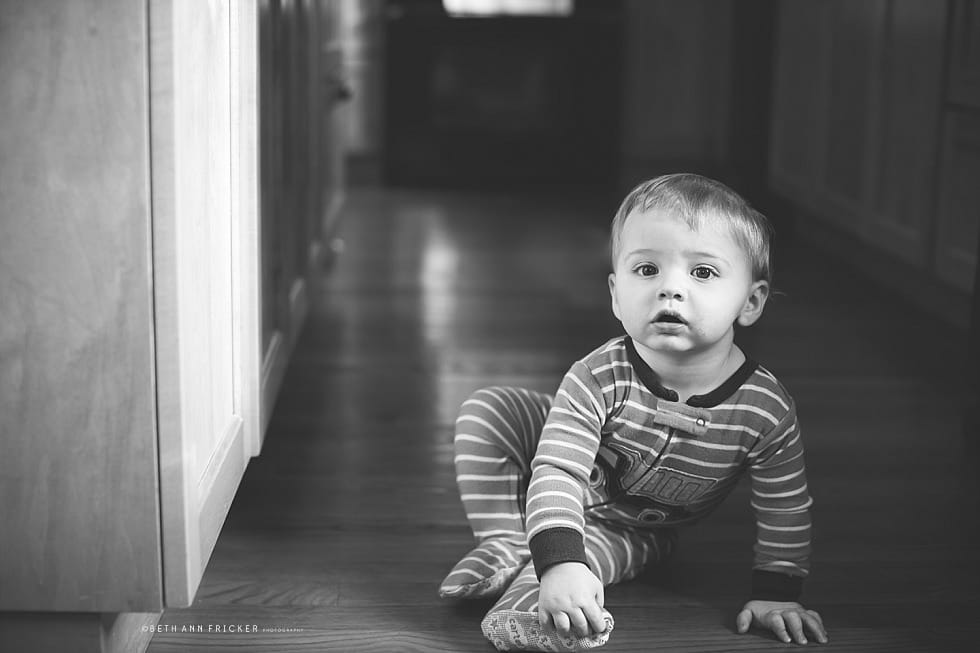 toddler crawling boston family lifestyle photographer