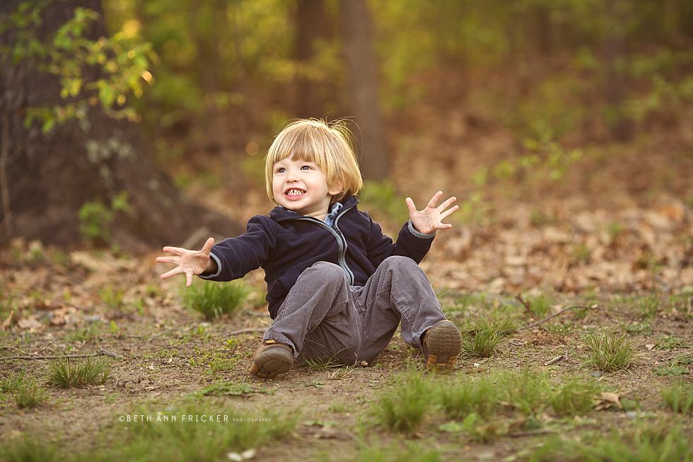 toddler boy roaring boston newborn lifestyle photographer_0005