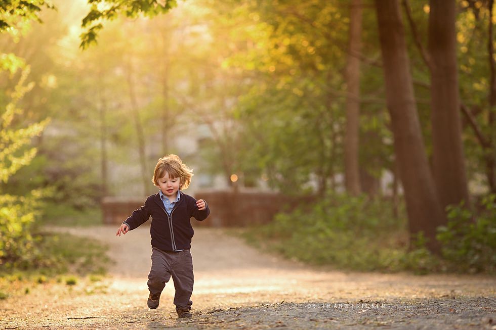 running toddler boston newborn lifestyle photographer_0018