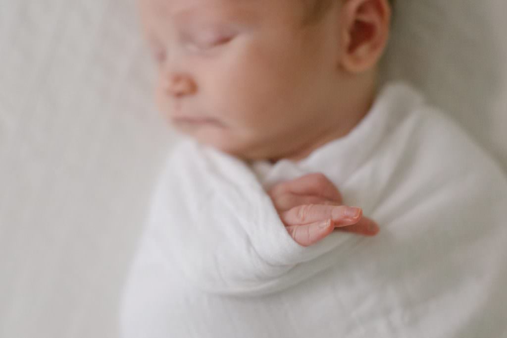 baby fingers boston newborn lifestyle photography
