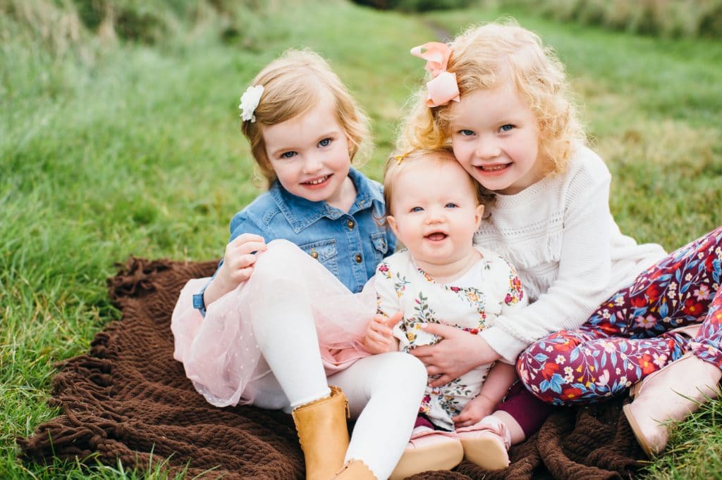 three sisters together r belmont family photographer